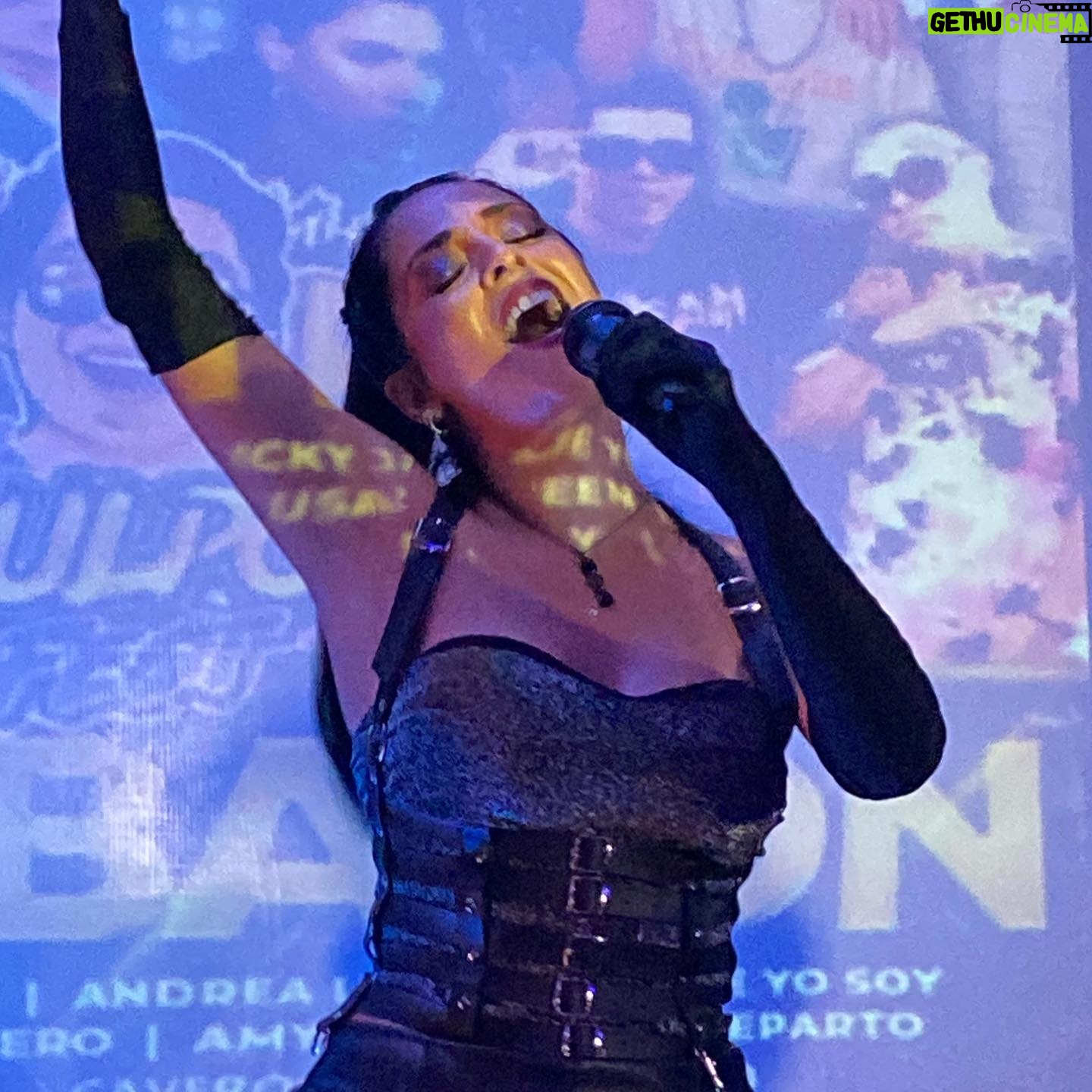 Andrea Luna Instagram - Me mueeeerrroooooo 😍 estaré junto a @diegotalvez y a nuestros talentosísimos amigos 🌙 @bastianstimman @susangreenoficial @milenafederici y @kireiklein en este concierto acústico en @selinaperu_ 💕 🎤🎵 entradas en preventa 🎫🎫🎫🎫 Gracias al auspicio de @aveneperu @butacafilm @andrealunaboutique @amapolafloral.pe ✨ @lunaprojectsmanagement