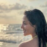 Andrea Luna Instagram - Te veo brillar y llenarme de energía. Te necesito más que nunca. 🏝️🇨🇴✨✨⭐️👌 Video / ph @emetcordova