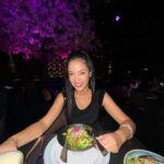 Andrea Luna Instagram - Cenita bien acompañada ❤️🥂🌸