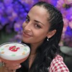 Andrea Luna Instagram - Esta experiencia fue tan divertida y colorida que quiero compartirles por aquí mi visita a @nagoya_peru 🍣 que deliciosos platos 🥂✨🎏 #soyamantedelsushi Hr @toquexestetica ✨