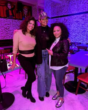 Andrea Navedo Instagram - Hung out with some amazing women yesterday, home girls @aprilhernandezcastillo @funnyaida And what a better way to celebrate women’s history month watching @funnyaida @yonkerscomedyclub sling some truth bombs. She was on fire 🔥! 

She will be performing the whole weekend make sure to check her out. 

Also get her new book “Legitimate Kid” available on @amazon!

@aprilhernandezcastillo