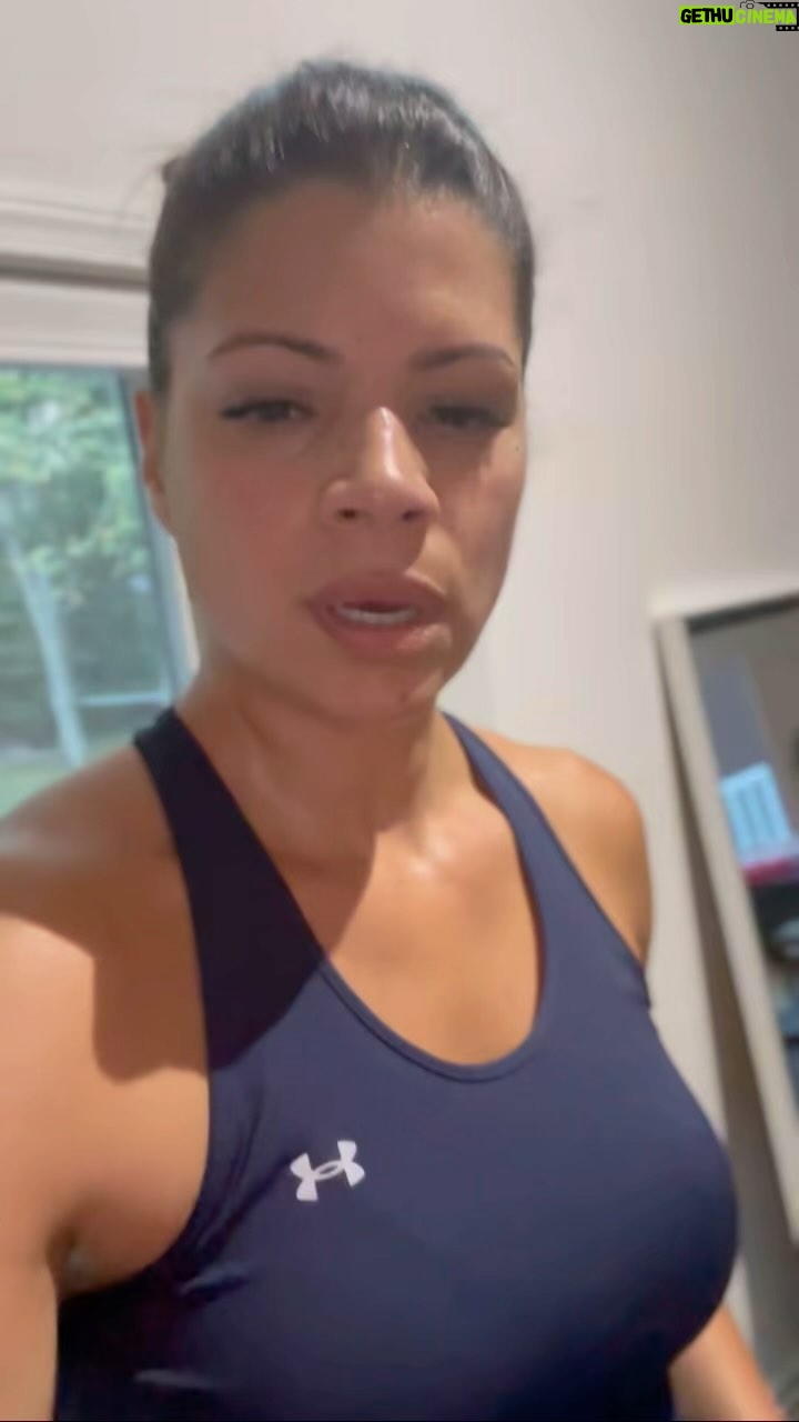 Andrea Navedo Instagram - Showing up is more than half the battle. #IWonTodaysBattle πͺπΌπ¦ππΌ #HappyFriday