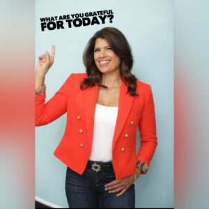 Andrea Navedo Instagram - What’s something you’re grateful for today? Drop one thing below ⬇️ 

#grateful #life #love #qotd