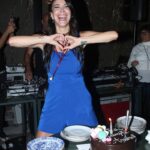 Andrea Rincón Instagram - Feliz cumple para miiii!!!! Gracias amiga hermana una vez más por este cumpleaños hermoso con tanto amor!! @celesterothok Gracias @casa.povera por la excelente atención. A @herederogin. A @radaeventos y @fedepereyra08 por musicalizar una noche soñada. A @goutglutenfree por la torta de todos los años. A mi familia y amigos por estar siempre ahí firme como rulo de estatua en las buenas y en las malas. Gracias Dios por hacerme la mujer más afortunada y bendecida de este planeta y cuidarme tanto, tanto , tanto… Gracias @movilpressfotos por los fotones!!! Gracias @cynthiamartos por vestirme Gracias @sochiherrera por Make Up y pelo Gracias @ferrarocalzados por las botas Gracias @citynailsba Gracias @laskatz por las cascada de collares y los aros Gracias @caromarafioti por estar siempre para dejarme hermosa e irreconocible… GRACIAS TOTALES!!!
