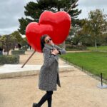 Andrea Rincón Instagram - El amor es sufrido, es benigno; el amor no tiene envidia, el amor no es jactancioso, no se envanece; no hace nada indebido, no busca lo suyo, no se irrita, no guarda rencor; no se goza de la injusticia, mas se goza de la verdad. Todo lo sufre, todo lo cree, todo lo espera, todo lo soporta. El amor nunca deja de ser. Feliz San Valentin para todos. Y que viva el amor en todas sus formas. 💘