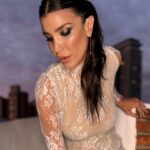 Andrea Rincón Instagram - El Sábado pide un beso! 💋 💘 Vestido @cynthiamartos Make up & Pelo @meryfolgar Aros @argajoyasoficial Styling @caromarafioti Nails @citynailsba Botas @ferrarocalzados