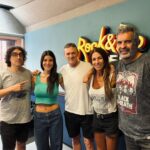 Andrea Rincón Instagram - 🔥Hoy en la sección de invitados de @andrearincon_top en #QuiénPagaLaFiesta nos visitó @fededelia. 😮Nos contó cómo viene la película de Los Simuladores.🕵🏻‍♂️🎬 💬”Va a ser una película grande”. 👉Mirá la entrevista completa en fmrockandpop.com. #fmRockAndPop #NosGustaElRock