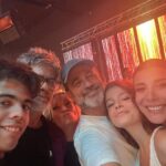 Andrea Rincón Instagram - Desparramando facha con mi amado amigo @gastonpauls22 en el cumple de la hermosa y talentosa @munapauls. Felicitaciones a los papis!! @agustinacherriok y Gasty!! 💙💙 Que tengas una vida bendecida ser de Luz!!! Espero hayas tenido la noche que soñaste. Tus invitados la pasamos Súper!!! Gracias!!! 🙏🏾🙏🏾🙏🏾💙💙🦋🦋 Grosa @claudiavillafaneok te luciste una vez más!! 👏🏾👏🏾👏🏾 Gracias @cynthiamartos por la pilcha @meryfolgar por el MakeUp y pelo @caromarafioti por el Styling @ferrarocalzados por las botas Y @lolamembrillo por hacerme reír toda la noche!! 😂😂😂☺️