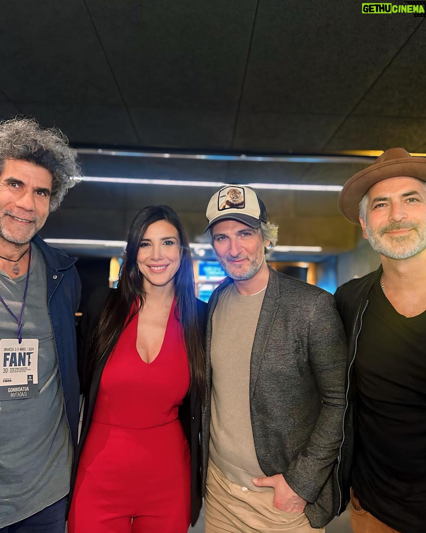 Andrea Rinc贸n Instagram - En la proyecci贸n de Mosca 馃 en @fantbilbao @ernestoalterio @claurissi.6 @eduardopintocine @gzsur