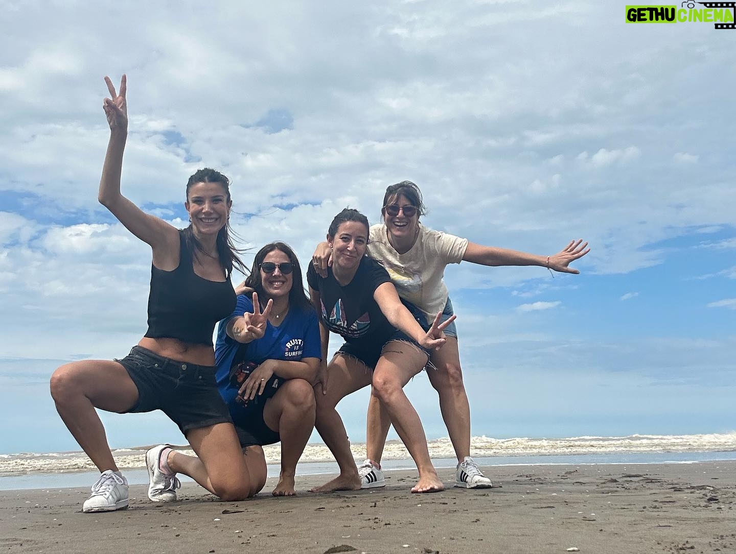 Andrea Rinc贸n Instagram - Tener de amigos a mis hermanos. Tener de hermanos a mis amigos!! 馃挋