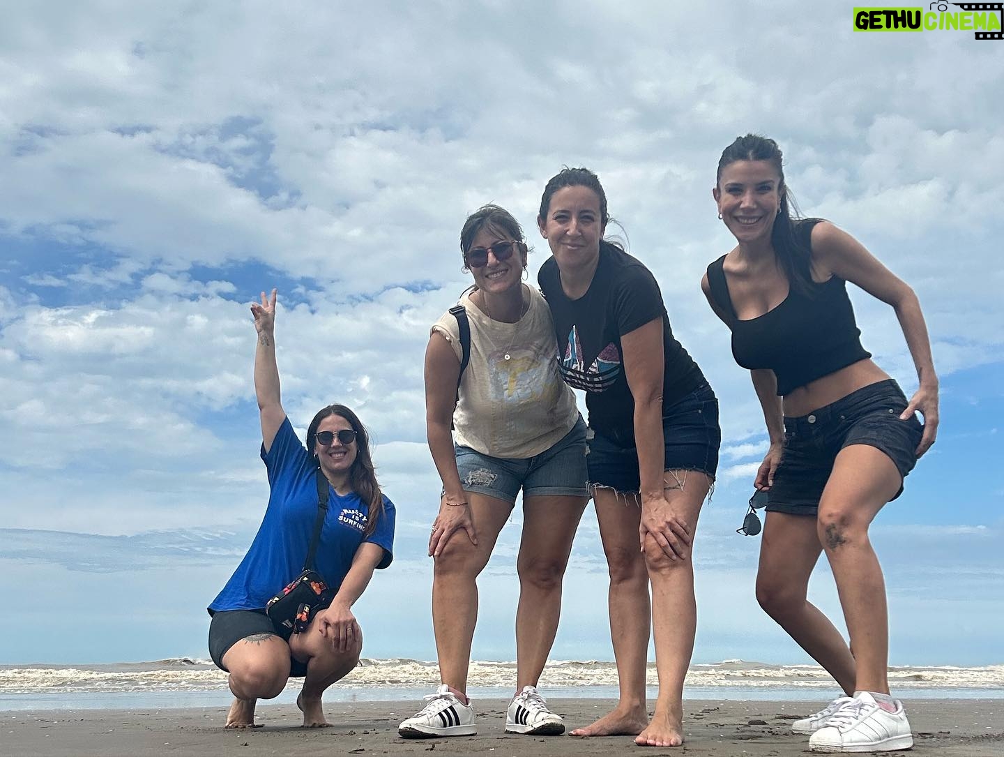 Andrea Rinc贸n Instagram - Tener de amigos a mis hermanos. Tener de hermanos a mis amigos!! 馃挋