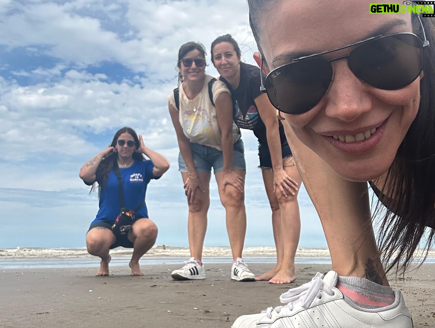Andrea Rinc贸n Instagram - Tener de amigos a mis hermanos. Tener de hermanos a mis amigos!! 馃挋