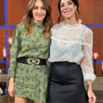 Andrea Rincón Instagram - Gracias @verolozanovl y Equipo por tan hermosa nota. Hermosos reconocimiento!! Los quiero!! 💙 @cortaxlozanofan @elnegroale1976 Blusa & Mini @blossomofficiel Aros, Pulsera & Anillos @fbs.ok_ Botas @ferrarocalzados Make up & Pelo @sochiherrera Styling @caromarafioti Video & Foto @chchcarisma Nails @citynailsba Todo lo puedo en Cristo que me fortalece. Filipenses 4:13 🙏🏾🥰💙