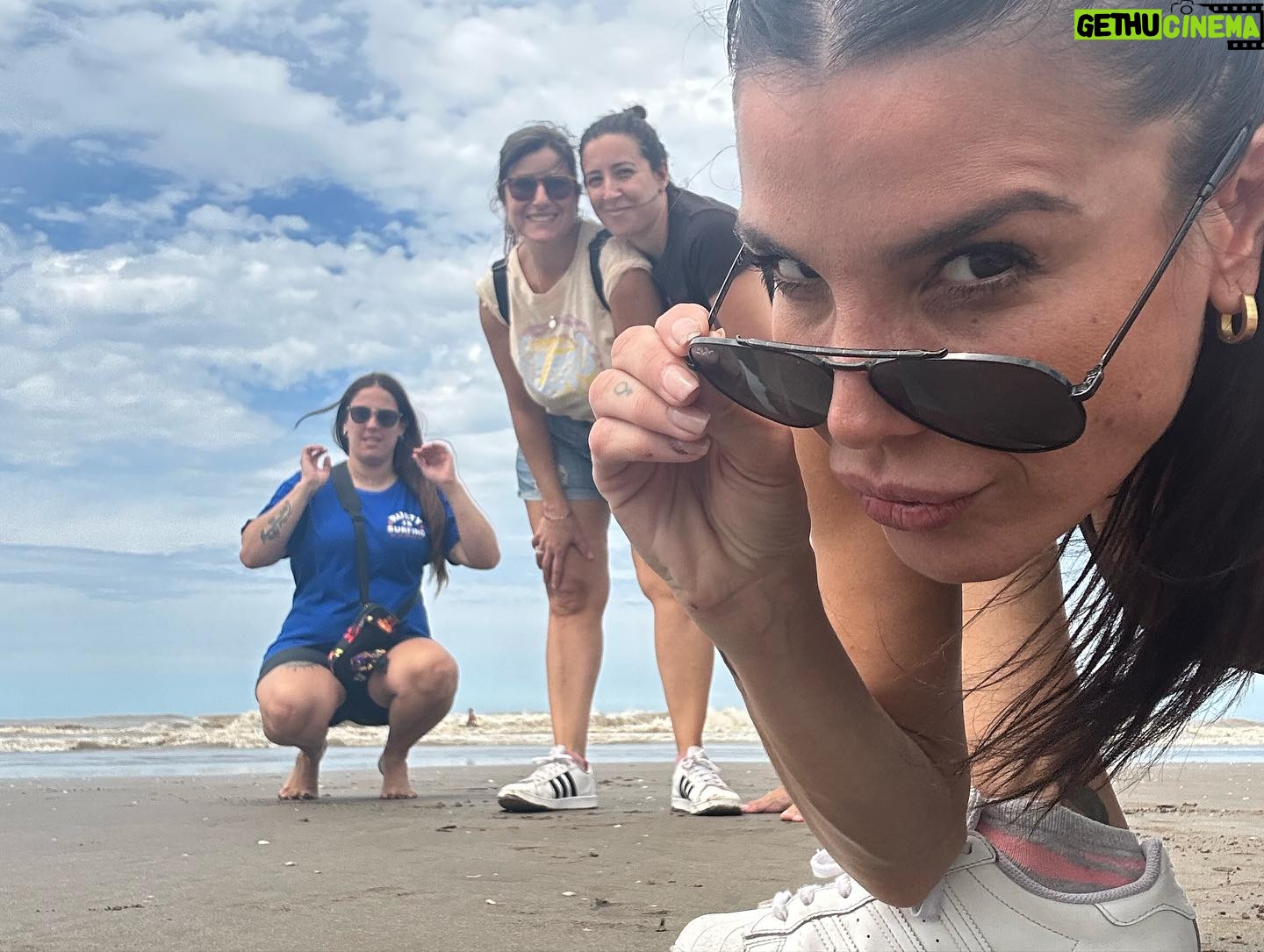 Andrea Rinc贸n Instagram - Tener de amigos a mis hermanos. Tener de hermanos a mis amigos!! 馃挋