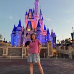 Andrea Torre Instagram - Fui a Disney a pensar cosas jaja. No es cierto, nos encanta ir a Disney y aquí les dejo mi recap de este viaje: 1. En mi spot favorito 2. Los ODP Five, no parece pero ya estabamos cansados 3. México en Small world 4. Mi marido y yo en Toy Story Land 5. Amo a slinky y este juego 6. Una stormtrooper 7. La primavera ya está aquí 8. Bella y Bestia son 9. ¿Ya vieron mi reel en @mamaenlatorre de comida de Disney? Corran 10. Abrazo efusivo de Goofy - #ATH🍄 #andreatorre @disneyworld.latino @waltdisneyworld #LosOdePfive #MickeyMouse