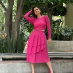Andrea Torre Instagram - El rosa es uno de mis colores favoritos y tenía que hacerlo presente hoy, que fui invitada a @cuentameloyaof 💕 ¡Me la pasé increíble! ¿Lograron ver el programa? 👗 @hualingerie ____ #ATH🍄 #andreatorre #happy #actriz #pink