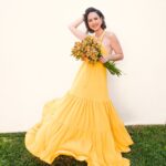 Andrea Torre Instagram - Damos inicio a mi estación favorita… 🌼 P R I M A V E R A 🌼 ____ #ATH🍄 #andreatorre #primavera #spring #flower #photography #day #yellow #style #art