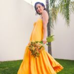 Andrea Torre Instagram - Damos inicio a mi estación favorita… 🌼 P R I M A V E R A 🌼 ____ #ATH🍄 #andreatorre #primavera #spring #flower #photography #day #yellow #style #art