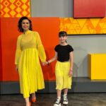 Andrea Torre Instagram – Como siempre feliz de estar en @cuentameloyaof y hoy mรกs, porque estuve con mi @pulguitatv ๐
#yellow #amarillo #fashion #cuentameloya #conduccion #television #tv
La que de amarillo se viste (completa la frase) ๐