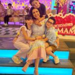 Andrea Torre Instagram - Sin duda está es una de las etapas más bonitas. Gracias por permitirme crecer con ustedes. ¡Los amo con el corazón!♥️ ___ #ATH🍄 #andreatorre #family #mylove #Diadelasmadres