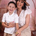 Andrea Torre Instagram - Ustedes son la definición más precisa del amor. 🌸🌷 Feliz Día de las Madres 🌸🌷 📷 @pamelakaim_photography ___ #ATH🍄 #andreatorre #diadelasmadres #mama #diadelasmadres2024 #mothersday #momsday