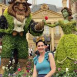 Andrea Torre Instagram - Fui a Disney a pensar cosas jaja. No es cierto, nos encanta ir a Disney y aquí les dejo mi recap de este viaje: 1. En mi spot favorito 2. Los ODP Five, no parece pero ya estabamos cansados 3. México en Small world 4. Mi marido y yo en Toy Story Land 5. Amo a slinky y este juego 6. Una stormtrooper 7. La primavera ya está aquí 8. Bella y Bestia son 9. ¿Ya vieron mi reel en @mamaenlatorre de comida de Disney? Corran 10. Abrazo efusivo de Goofy - #ATH🍄 #andreatorre @disneyworld.latino @waltdisneyworld #LosOdePfive #MickeyMouse