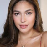 Andrea Torres Instagram - First time with the beautiful @andreaetorres on her TV guesting. Napaka bait sissy love! Thank you sooo much for today, ikaw na super glowing 🫶🏼🫶🏼🥺 #joanquizonmakeup