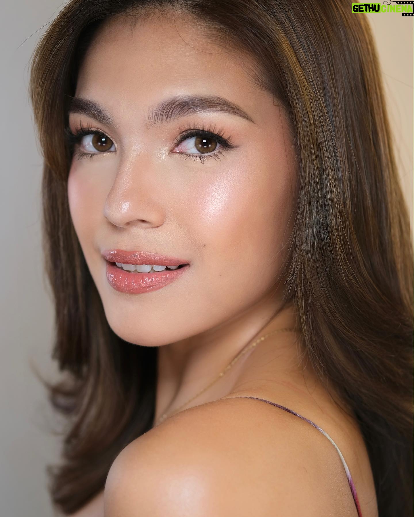 Andrea Torres Instagram - First time with the beautiful @andreaetorres on her TV guesting. Napaka bait sissy love! Thank you sooo much for today, ikaw na super glowing 🫶🏼🫶🏼🥺 #joanquizonmakeup