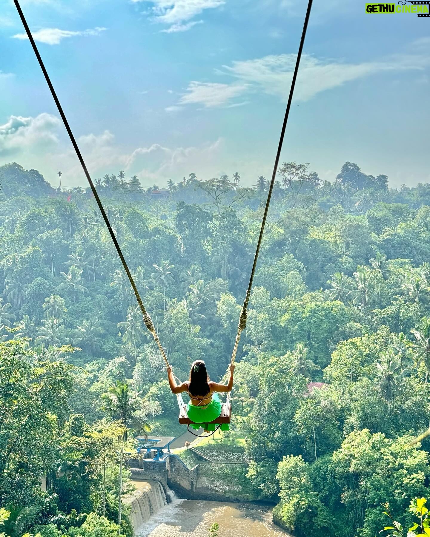 Andrea Torres Instagram - Of course I had to do the Bali Swing 😃