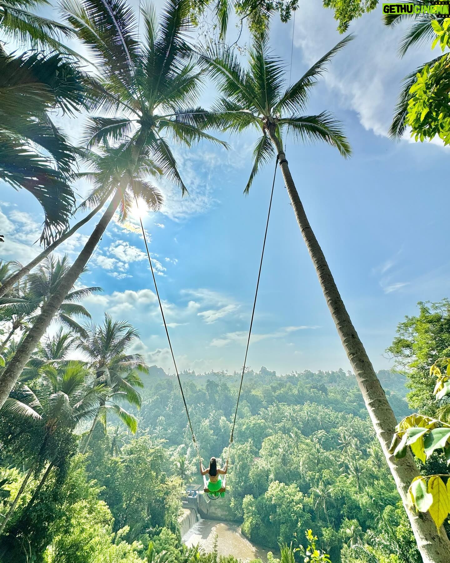 Andrea Torres Instagram - Of course I had to do the Bali Swing 😃