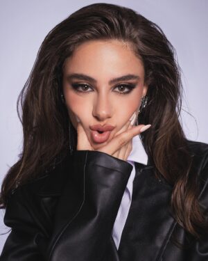 Andria Tayeh Instagram - 💿

Stylist: @omziag 
Photographer: @kifah.ballani 
MU&Hair: @angelabeydoun @bob_hair_design @assaadhairdesign