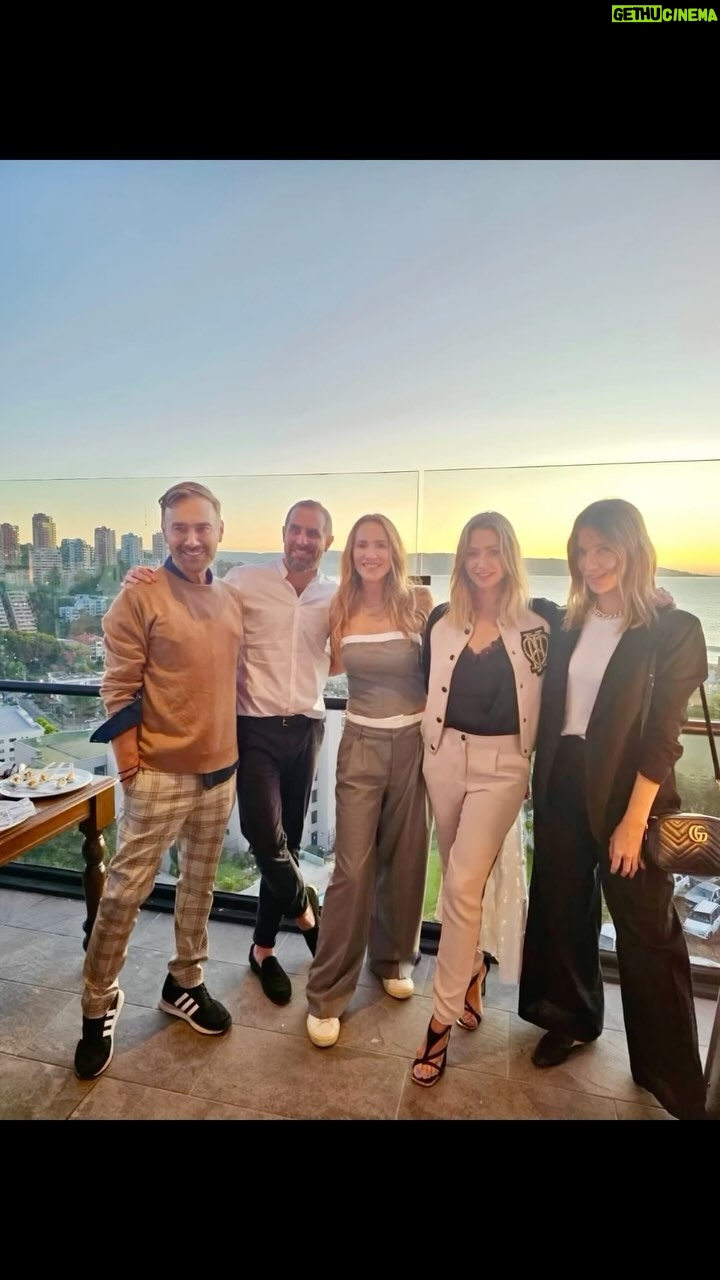 Angélica Castro - 3.1K Likes - Como va tu fin de semana?? Nosotros disfrutando de la belleza de Valparaíso y Viña del Mar!! Grande equipo Exeed!! Que manera de reírme y disfrutar! ❤️❤️❤️❤️❤️🚗 @exeed_bornformore