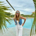 Angélica Castro Instagram - Qué maravilla este lugar y que manera de gozarlo!! ❤️ como va tu semana?? 🌻🌻 Perfecto para desconectarse @santacruzjoseignacio Gracias @cranberry_chic por unos días soñados. 📸 @cristiananinat
