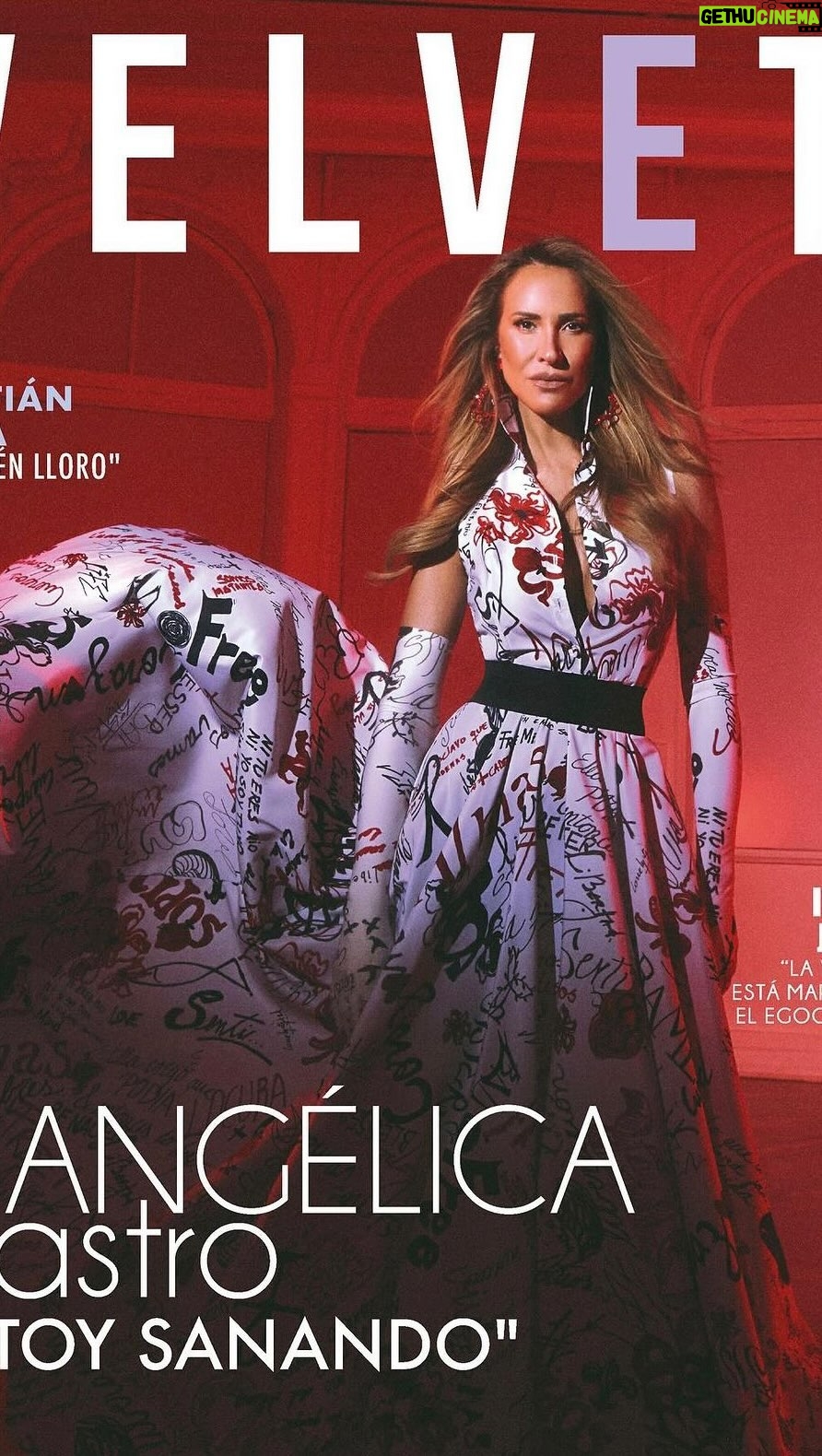 Angélica Castro - 12.3K Likes - Muy emocionada y honrada de estar en la portada de revista velvet, donde hicimos un recorrido por mis 30 años de carrera y de mi vida! Dónde además aprovecho de agradecerle a cada uno de ustedes por acompañarme y apoyarme en cada momento de estos largos años! Sin ustedes no sería posible! Infinitas gracias ! Hoy a celebrar❤️ Los quiero mucho! A partir de mañana estará dispoble en todo el país! Acá les dejo un adelanto de las fotos! Cuéntenme que les pareció 🌻
@revista_velvet
Maquillaje: @raulflores
Video: @nilxonalejandro
Pelo: @humbertomoyav
Agradecimientos 👗
@bad_sisters
@vestidosunique