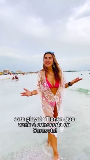 Angélica Castro Instagram - #TBT ❤️ Un recuerdo más de mi viaje a Sarasota 🌻 Está playa es realmente una maravilla, no se olviden que cualquier duda le escriben directo a @terranostrausa ❤️ como estuvo tu día?