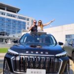 Angélica Castro Instagram – #TBT ❤️ que manera de disfrutar este viaje a Shanghai junto a mi equipo  @exeed_bornformore las risas no faltaron con @drcristianarriagada 🌻🌻 como estuvo tu día? Los leo

#ad