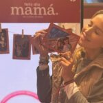 Angélica Castro Instagram - Celebra el día de la madre en tiendas Falabella junto HP y Banco Falabella solo por el 11 de mayo ❤️🌻 En todas las tiendas falabella , presenta tu boleta y te imprimirán esa foto especial en un marco para que la puedas regalar. Además si tu boleta fue con cmr podrás participar de una tómbola con premios y descuentos ❤️ @falabella_cl #publicidad