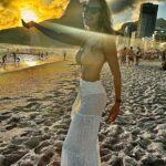 Angélica Castro Instagram - Sunset en Rio, después de una linda jornada laboral! #Gratitud Como va tu fin de semana!