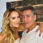 Angélica Castro Instagram – Acá les dejo algo de lo que pasó ayer en el lanzamiento de la parrilla de 13c , donde próximamente podrán ver los programas que hice desde el sudeste asiático !! Muy pronto #ElCrucero ❤️🌻
Gracias @edgardonavarroc por dejarme impecable para la ocasión!!
