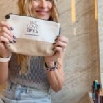 Angélica Castro Instagram - Tip de viaje! ❤️ Miren estos productos miniatura de @apivitachile 🌻 Son especiales para llevarlos de viaje con ustedes ❤️
