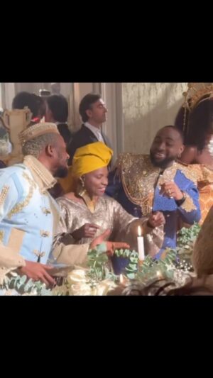 Angélique Kidjo Instagram - 💃🏿Behind the scenes for the Na Money video with @davido and  @the.cavemen 💃🏿