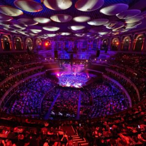 Angélique Kidjo Instagram - About yesterday!!!
@royalalberthall 🙏🏾 to @chinekeorchestra , @youssoundour1959 , @lauramvula , @ibrahimmaaloufofficial , @stonebwoy special thanks to my band: @thierryvatonofficiel @gregorylouis971 @david_donatien @justwody @amenviana 
📸 the great @michaeltubescreations 👗: the one and only @imane_ayissi