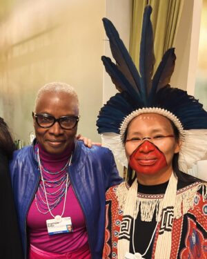 Angélique Kidjo Instagram - 🌍Great Art and Culture memories from last week at the @worldeconomicforum with some of my heroes 🎸 @nilerodgers 🎭@michelleyeoh_official @judekellystudio @krista.kim @algore @refikanadol @kerearchitecture 
Special thanks to @jfwef