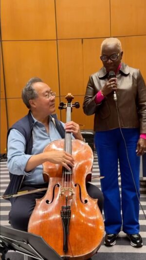 Angélique Kidjo Instagram - Rehearsing « Aïcha » with the amazing @yoyoma today for our #SarabandeAfricaine tour!
Dec 1st - @opera_de_monte_carlo 
Dec 3rd - @philharmoniedeparis 
Dec 5th - @philharmonie_lux 
Dec 6th - @bozarbrussels 
Tickets at kidjo.com