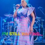 Angélique Kidjo Instagram - “I’m still waiting”… for a world of compassion and understanding 🕊️ A medley of @talkingheadsofficial Crosseyed and Painless and @felakutiofficial Lady Part of the @onairevents @royalalberthall streaming concert. Details in bio @gregorylouis971 @david_donatien @thierryvatonofficiel @amenviana @justwody 👗 @imane_ayissi