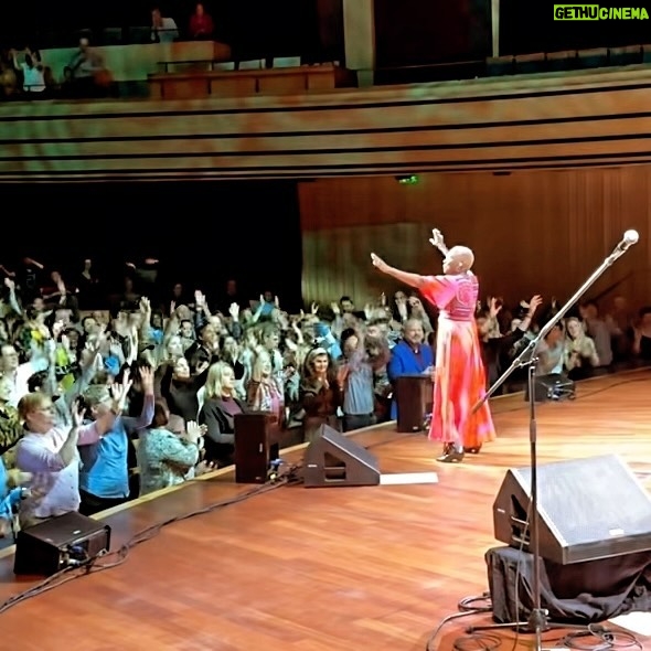 Angélique Kidjo Instagram - 💃🏿Budapest in Hungary, you rock!!!💃🏿