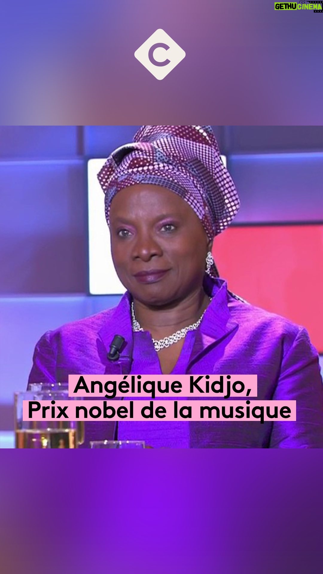 Angélique Kidjo Instagram - “Quand on est un artiste, quoi que l’on fasse, on a toujours la possibilité d’aider quelqu’un. Je suis quelqu’un qui aime les gens, je ne pense pas avoir des ennemis, des gens ne m’aimeront pas, ça, c’est leur choix. » @angeliquekidjo dans #CàVous #artiste #aide #musique