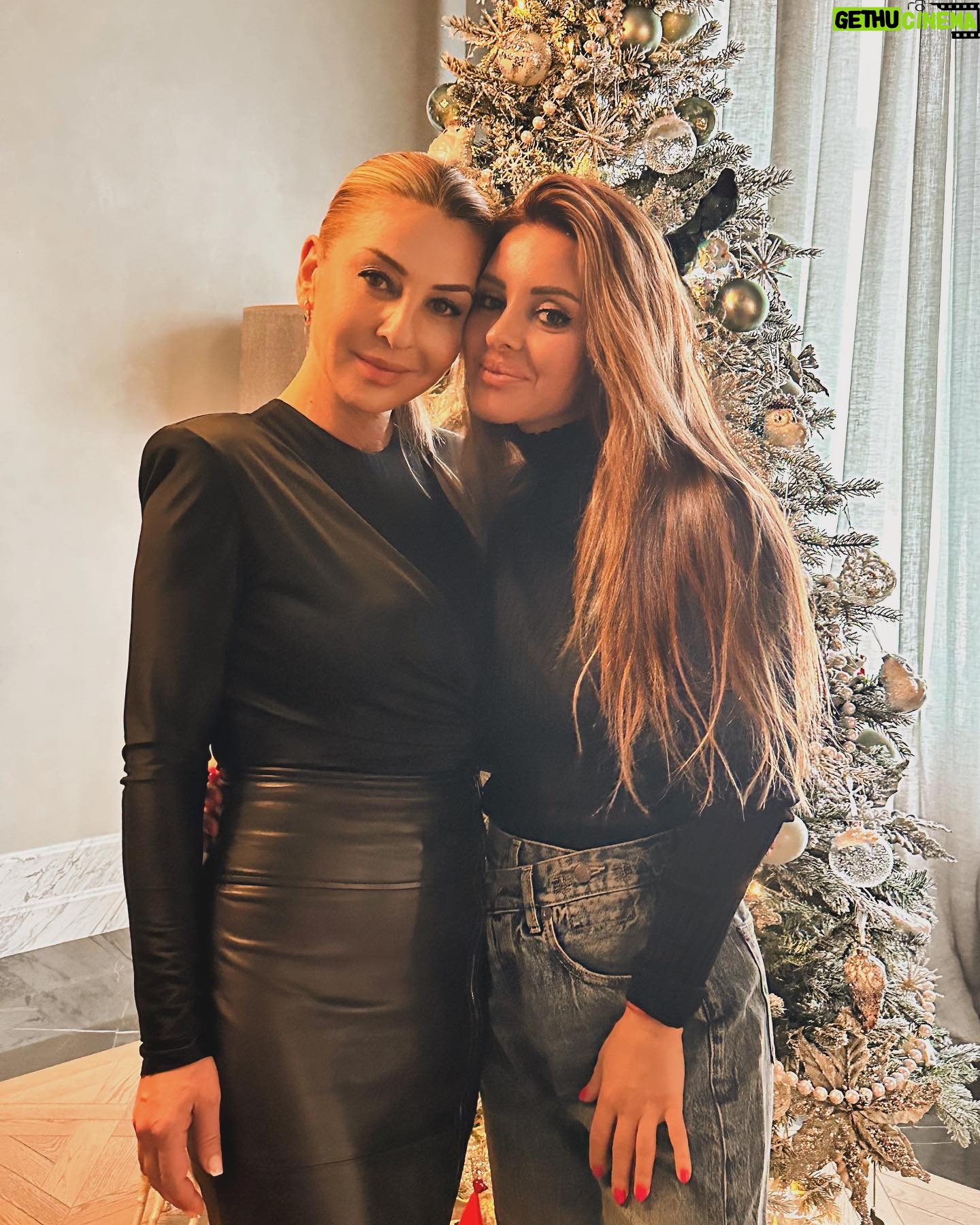 Angelika Revva Instagram - Дружба длиною в 16 лет.. бесценно.. моя сестренка. Люблю, Радима 🙏🏼❤️ Отметь свою подругу, лишних признаний в любви не бывает 🫶