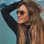 Angelika Revva Instagram - Ледник - «живой», он движется примерно два метра в день, его возраст - около 30 тыс. лет. Перито Морено вытекает из андского Южного Патагонского ледового плато, третьего по величине ресурса пресной воды на планете после Антарктиды и Гренландии, расположенного на аргентинско-чилийской границе 🧊🤍