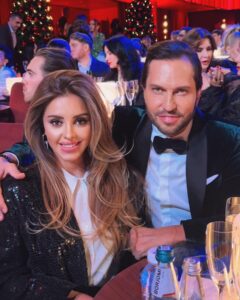 Angelika Revva Instagram - Comedy New Year 🎄🎅🏽🥂❄️ #behappy 💋 #𝓡𝓐